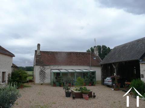 The orginal farmhouse is at the top end of the courtyard and is successfully used as a gîte. 