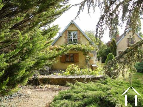 The property seen from the garden. 