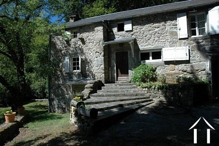 Estate (7 hectares); mas and two guest houses