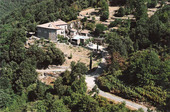 Former hotel in farmhouse made with natural stones