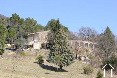 Former sheepbarn on more than 1ha with pool.