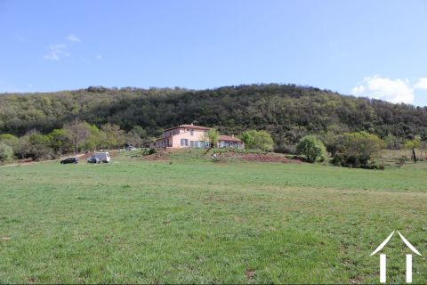 Bastide style country-house on 7293m² land with a pool and splendid views.
