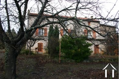 Large village house with 5 bedrooms and private pool 