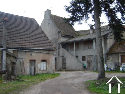 AUTUN (center)