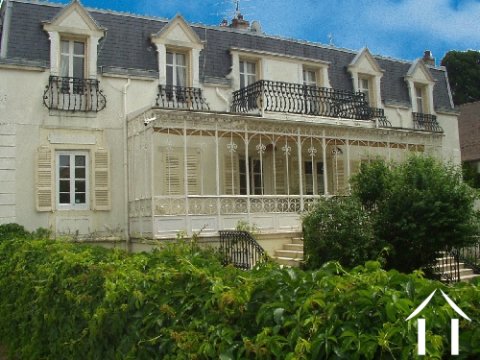 Elegant manor, B+B and rental 