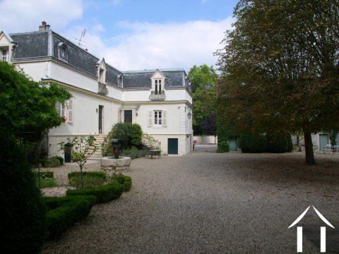 Superb property with guest cottage