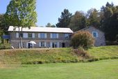 Large and special building with studio or future gîte
