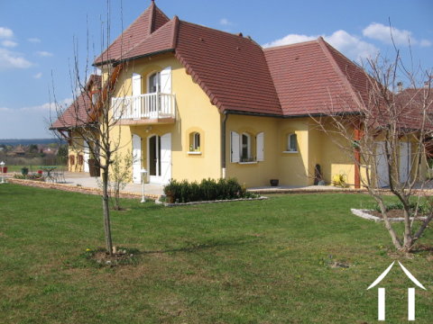 Contemporary Detached House with Views