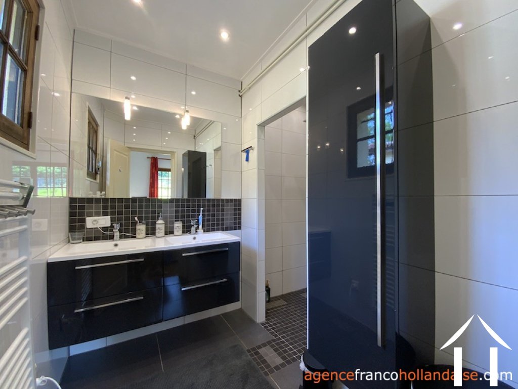 House for sale anlhiac, aquitaine, Li1015 Image - 10