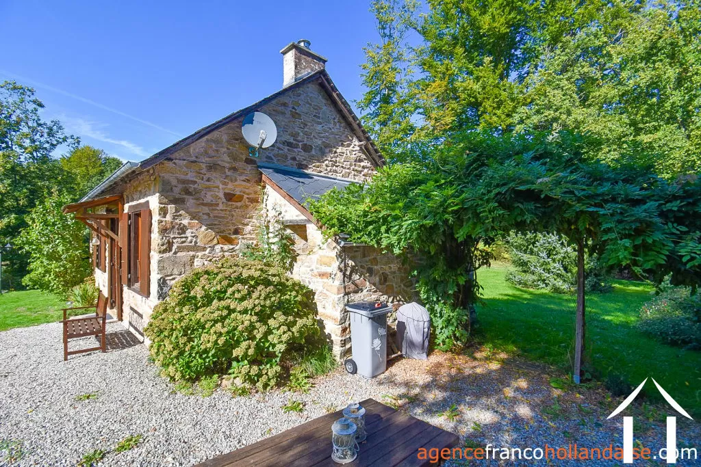 House for sale st germain les belles, limousin, Li1018 Image - 19