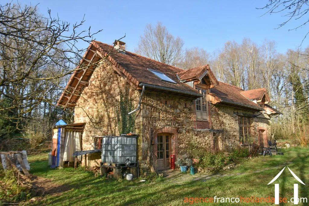 House with guest house for sale chateauneuf la foret, limousin, Li1025 Image - 15