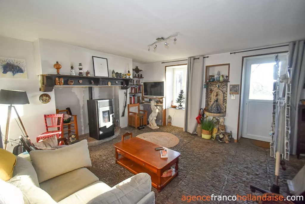 House for sale la croisille sur briance, limousin, Li1028 Image - 3