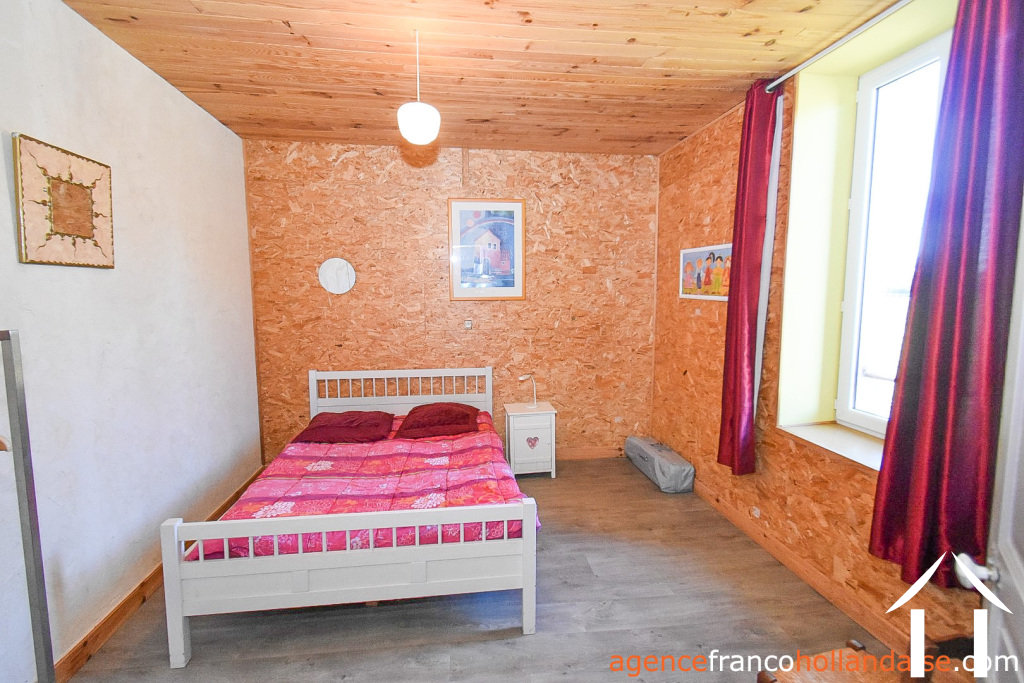 House with guest house for sale chamberet, limousin, Li1029 Image - 8