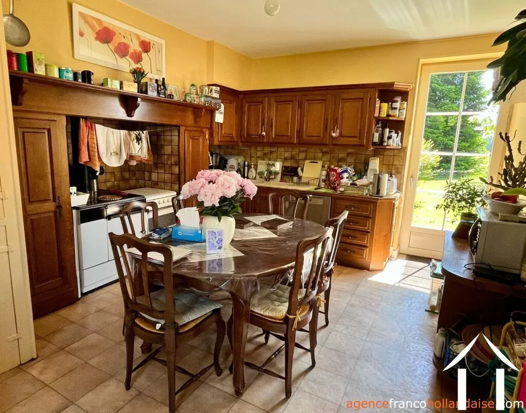 House with guest house for sale , Li1037 Image - 2
