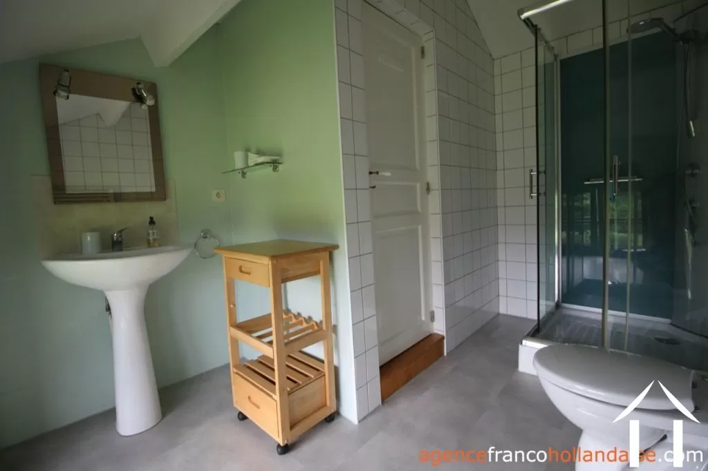 House for sale chalus, auvergne, Li1040 Image - 43