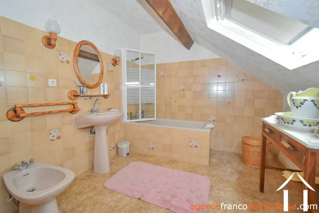 House for sale la croisille sur briance, limousin, Li1047 Image - 16