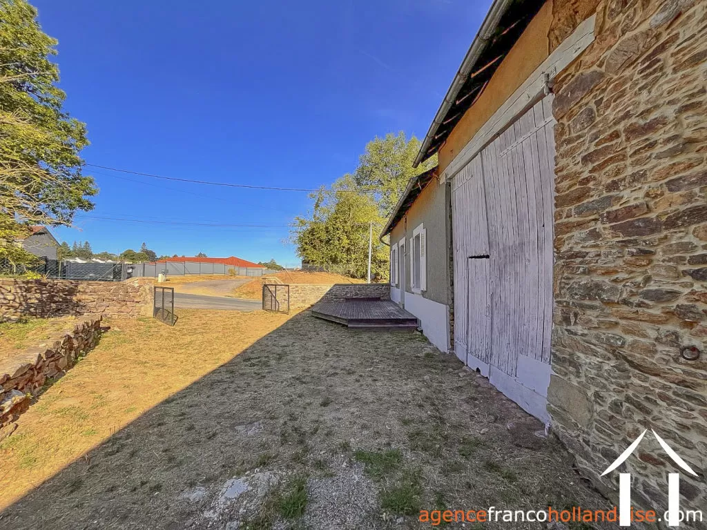 House for sale chateauneuf la foret, limousin, Li1048 Image - 27