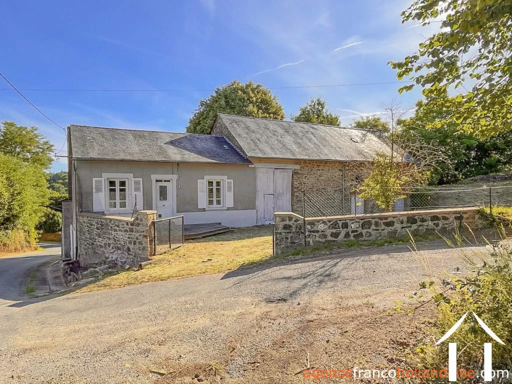 House for sale chateauneuf la foret, limousin, Li1048 Image - 3