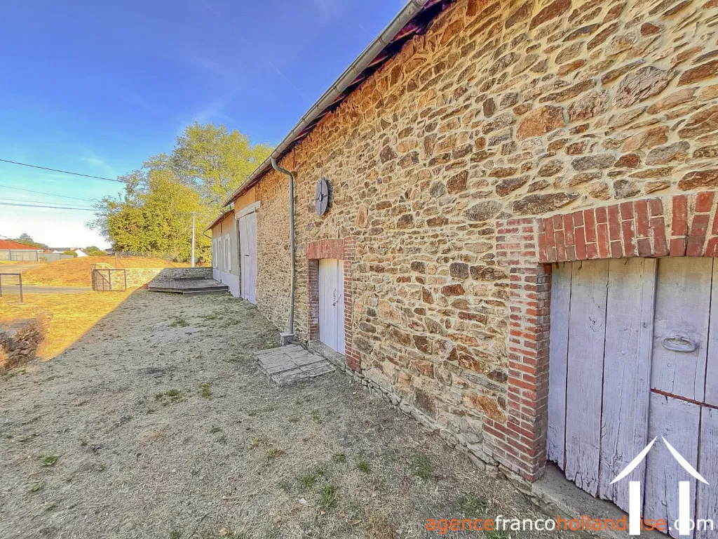House for sale chateauneuf la foret, limousin, Li1048 Image - 40