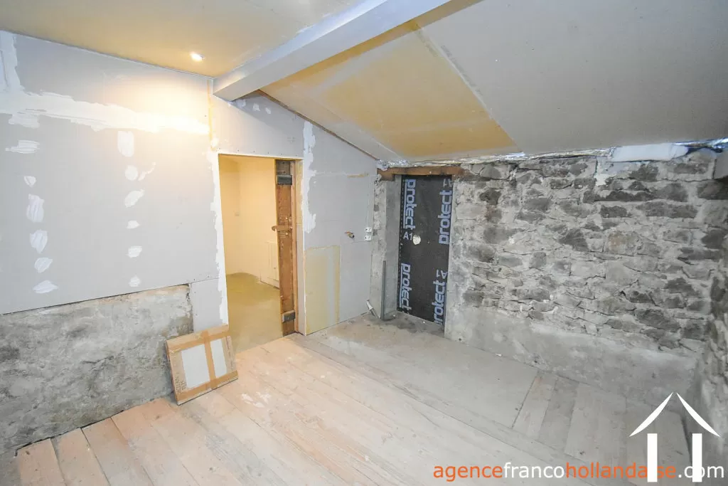 House for sale chateauneuf la foret, limousin, Li1048 Image - 19