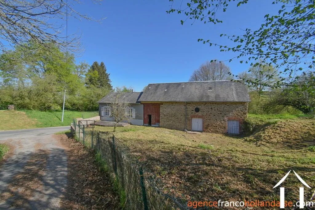 House for sale chateauneuf la foret, limousin, Li1048 Image - 33