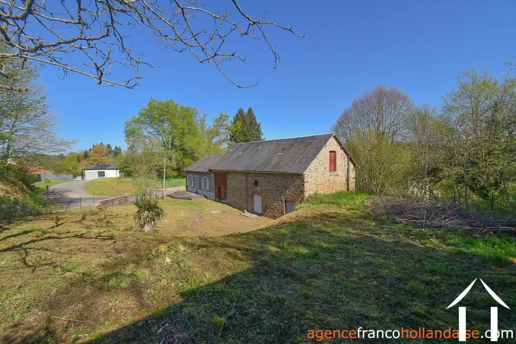 House for sale chateauneuf la foret, limousin, Li1048 Image - 45