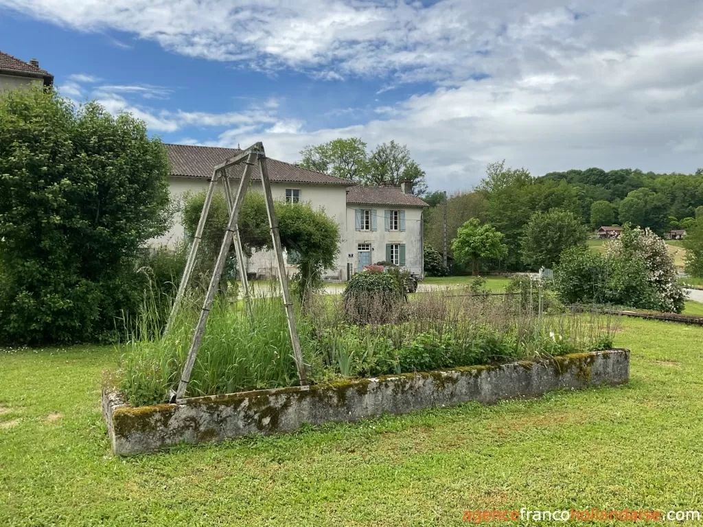 House with guest house for sale rochechouart, limousin, Li1054 Image - 1