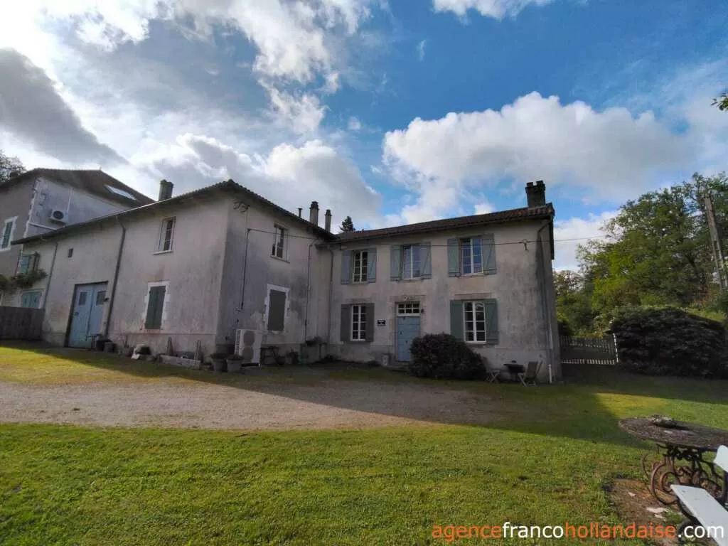 House with guest house for sale rochechouart, limousin, Li1054 Image - 3