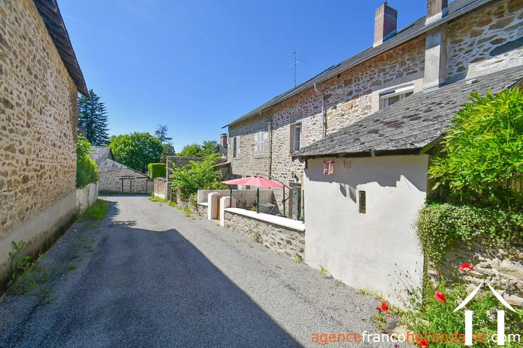 Village house for sale la croisille sur briance, limousin, Li1055 Image - 29