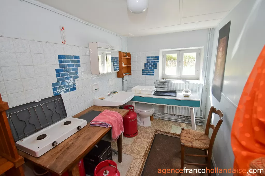 Property 1 hectare ++ for sale chateauneuf la foret, limousin, Li1062 Image - 32