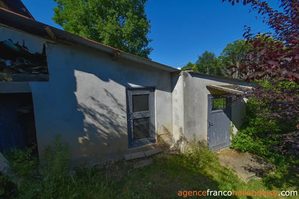 Property 1 hectare ++ for sale chateauneuf la foret, limousin, Li1062 Image - 37