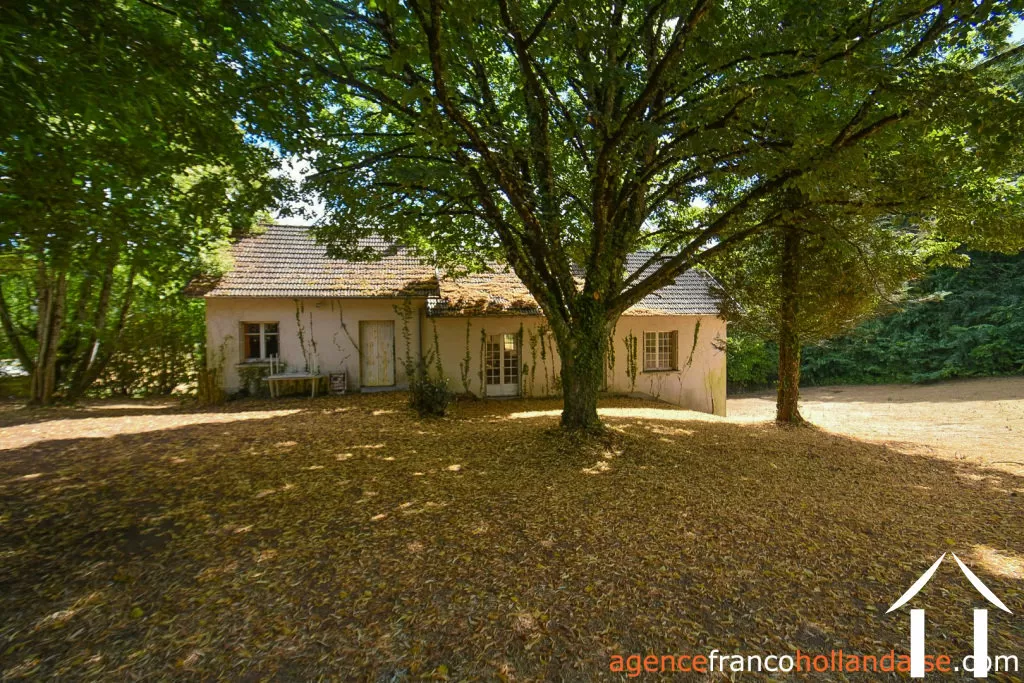 Village house for sale meilhards, limousin, Li1063 Image - 32