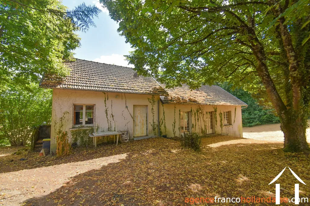 Village house for sale meilhards, limousin, Li1063 Image - 2
