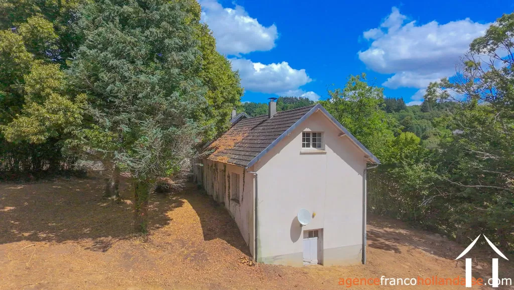Village house for sale meilhards, limousin, Li1063 Image - 26