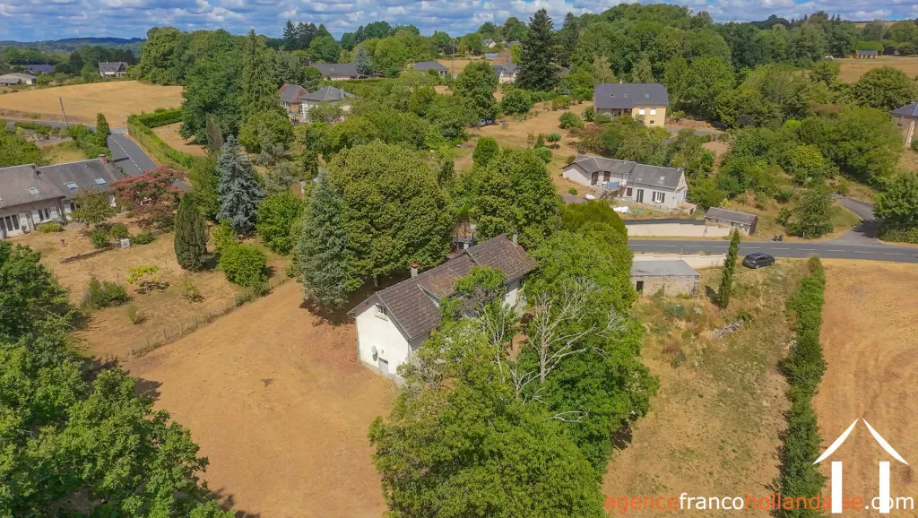 Village house for sale meilhards, limousin, Li1063 Image - 40