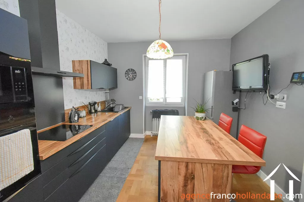 House for sale chateauneuf la foret, limousin, Li1064 Image - 4
