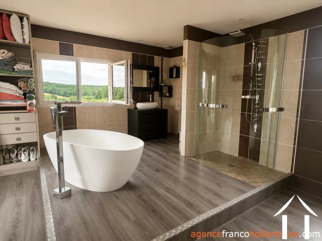 House with guest house for sale brouchaud, aquitaine, Li1068 Image - 16
