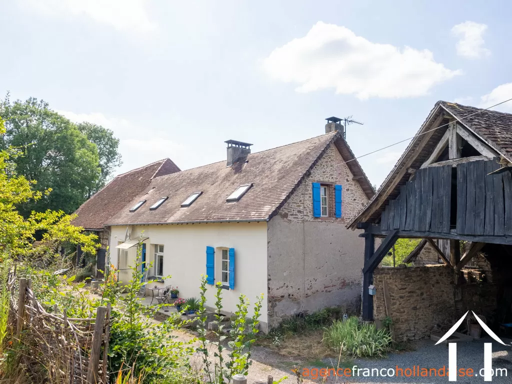 House with guest house for sale lubersac, limousin, Li1070 Image - 45