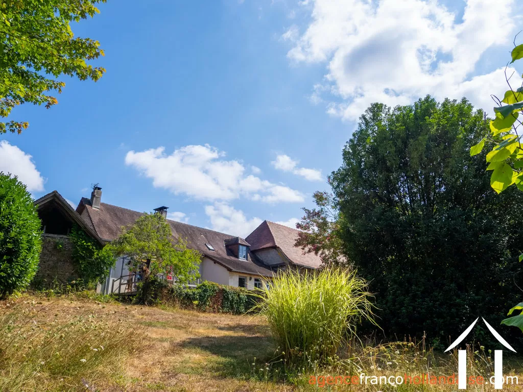 House with guest house for sale lubersac, limousin, Li1070 Image - 49