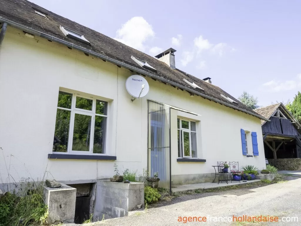 House with guest house for sale lubersac, limousin, Li1070 Image - 3