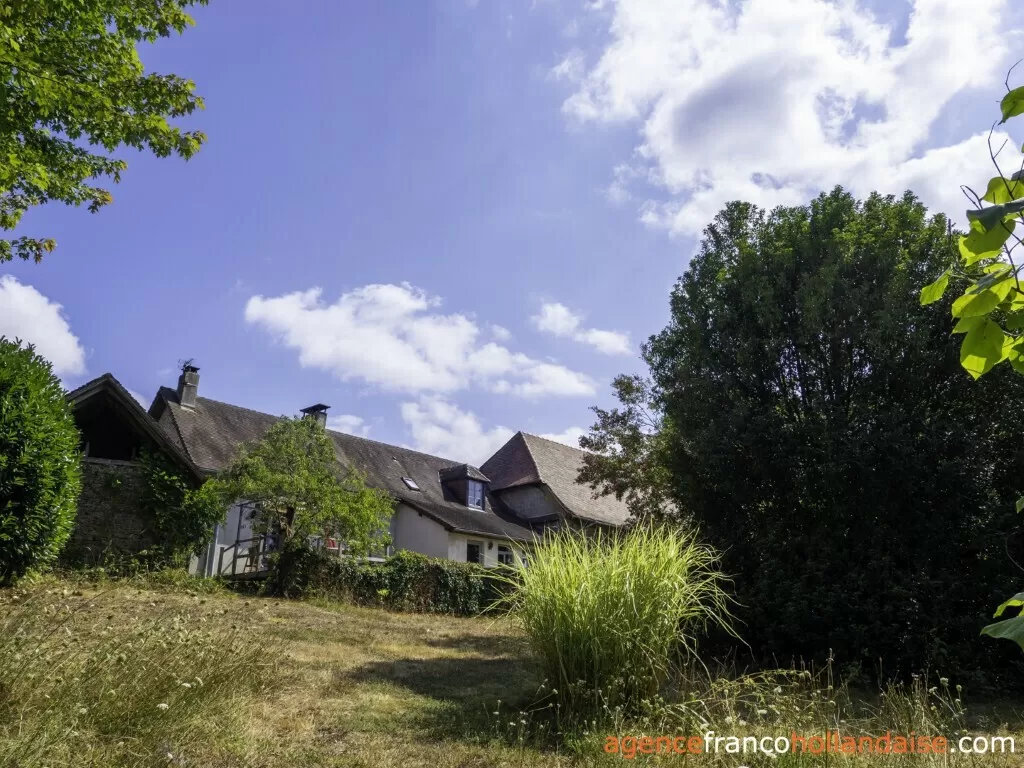 House with guest house for sale lubersac, limousin, Li1070 Image - 30