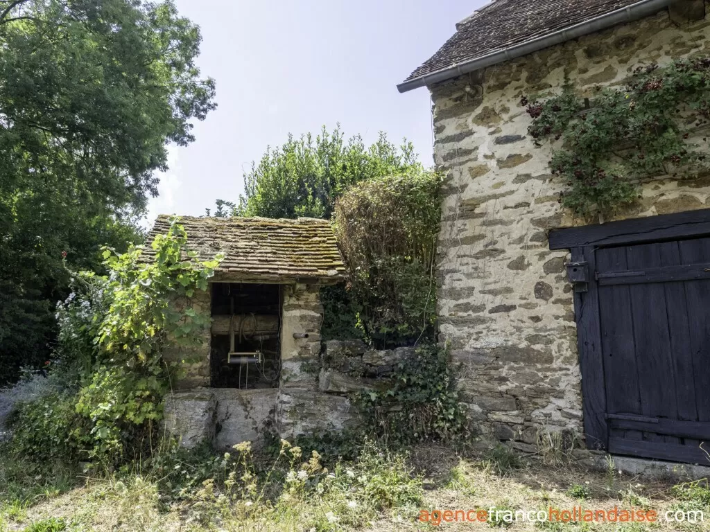 House with guest house for sale lubersac, limousin, Li1070 Image - 33
