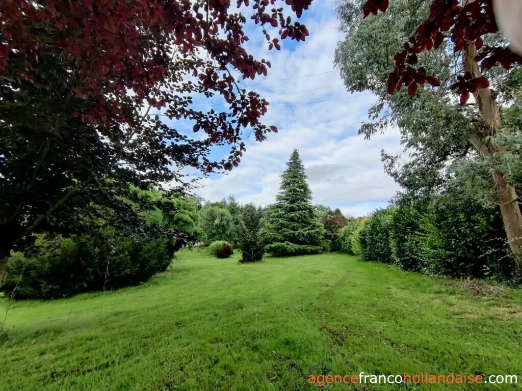 House with guest house for sale lubersac, limousin, Li1070 Image - 42