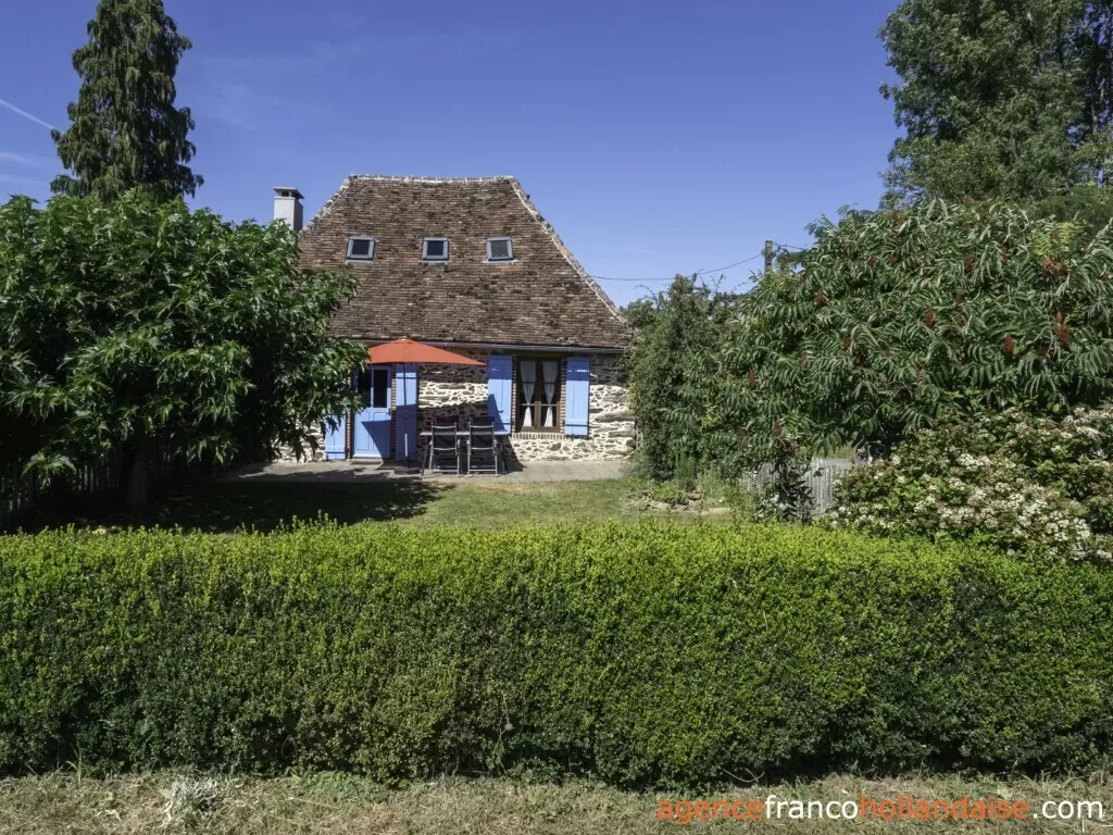 House with guest house for sale lubersac, limousin, Li1070 Image - 45