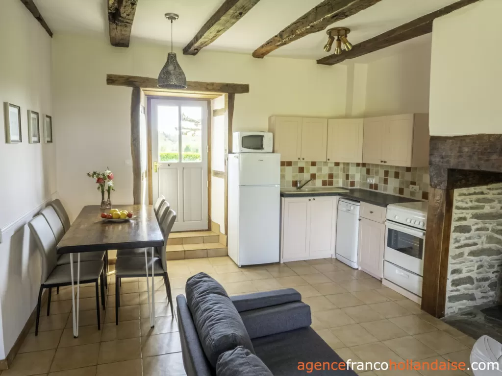 House with guest house for sale lubersac, limousin, Li1070 Image - 50