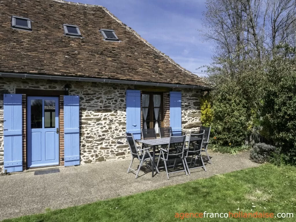House with guest house for sale lubersac, limousin, Li1070 Image - 56