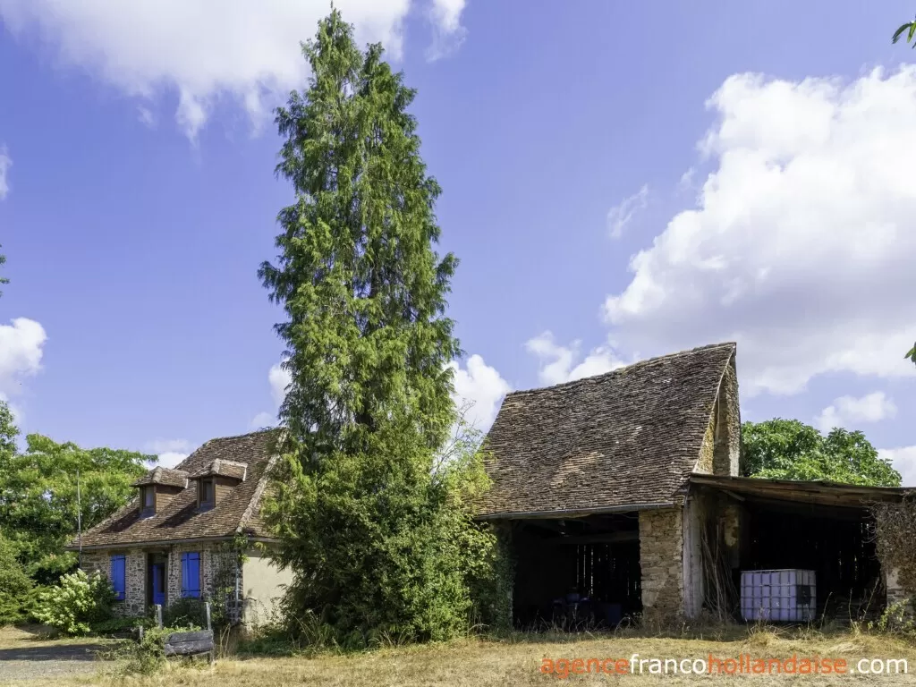House with guest house for sale lubersac, limousin, Li1070 Image - 57