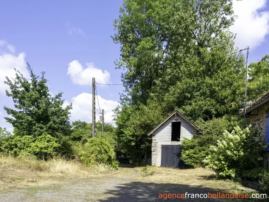 House with guest house for sale lubersac, limousin, Li1070 Image - 59