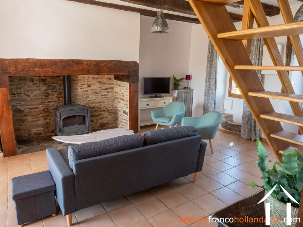 House with guest house for sale lubersac, limousin, Li1070 Image - 66