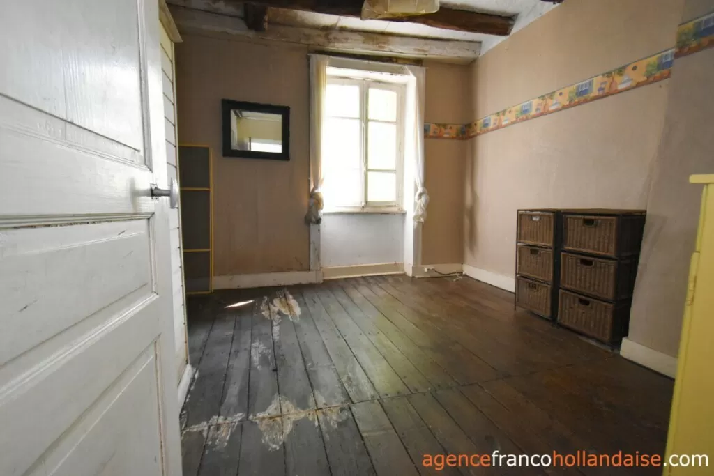 House for sale meilhards, limousin, Li1071 Image - 12